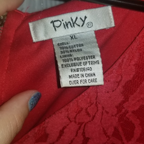 Lace v-neck dress with 3/4 sleeves - Picture 5 of 5